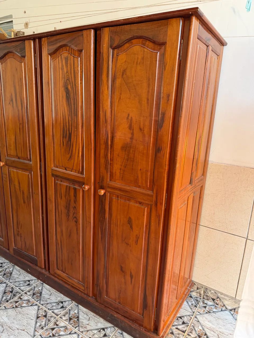 Guarda-roupa de madeira - Foto 3