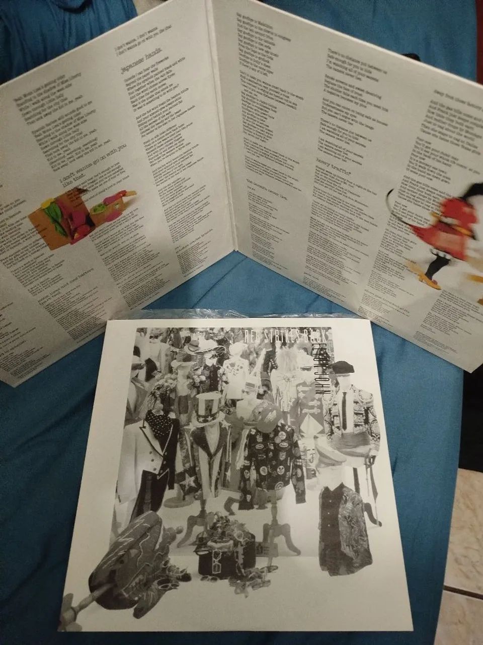 LP Elton John reg Strikes back importado classic rock pop New jazz - Foto 5