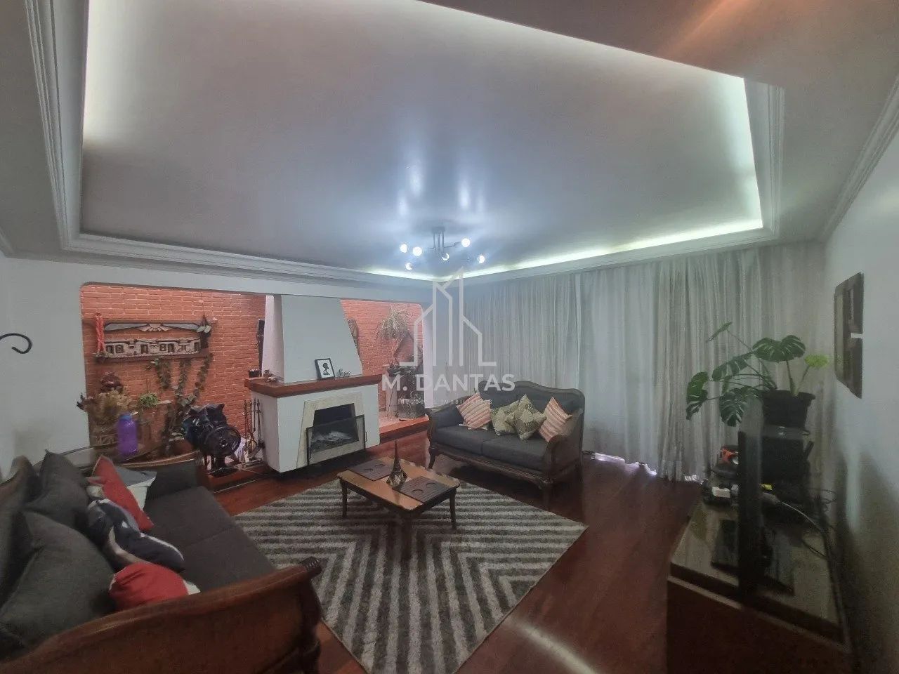 Casa em Interlagos com 03 Quartos 06 Vagas - Foto 3