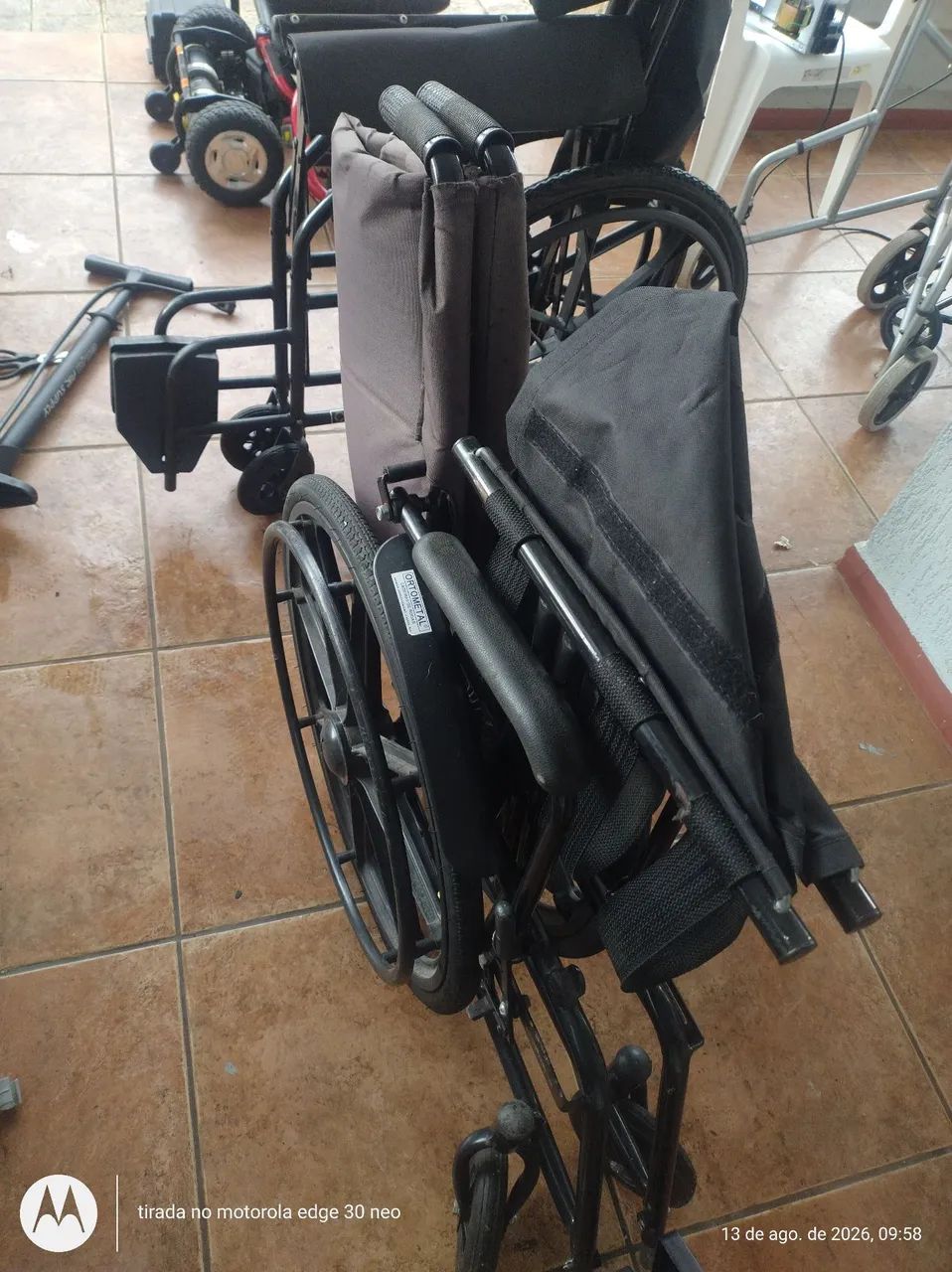 Cadeira de rodas 50cm  - Foto 3