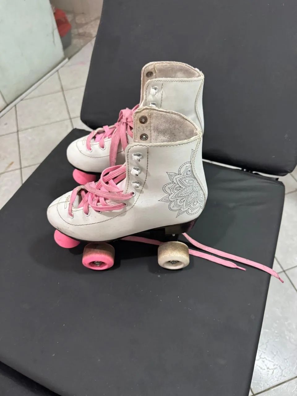 Vendo maca e dois patins 