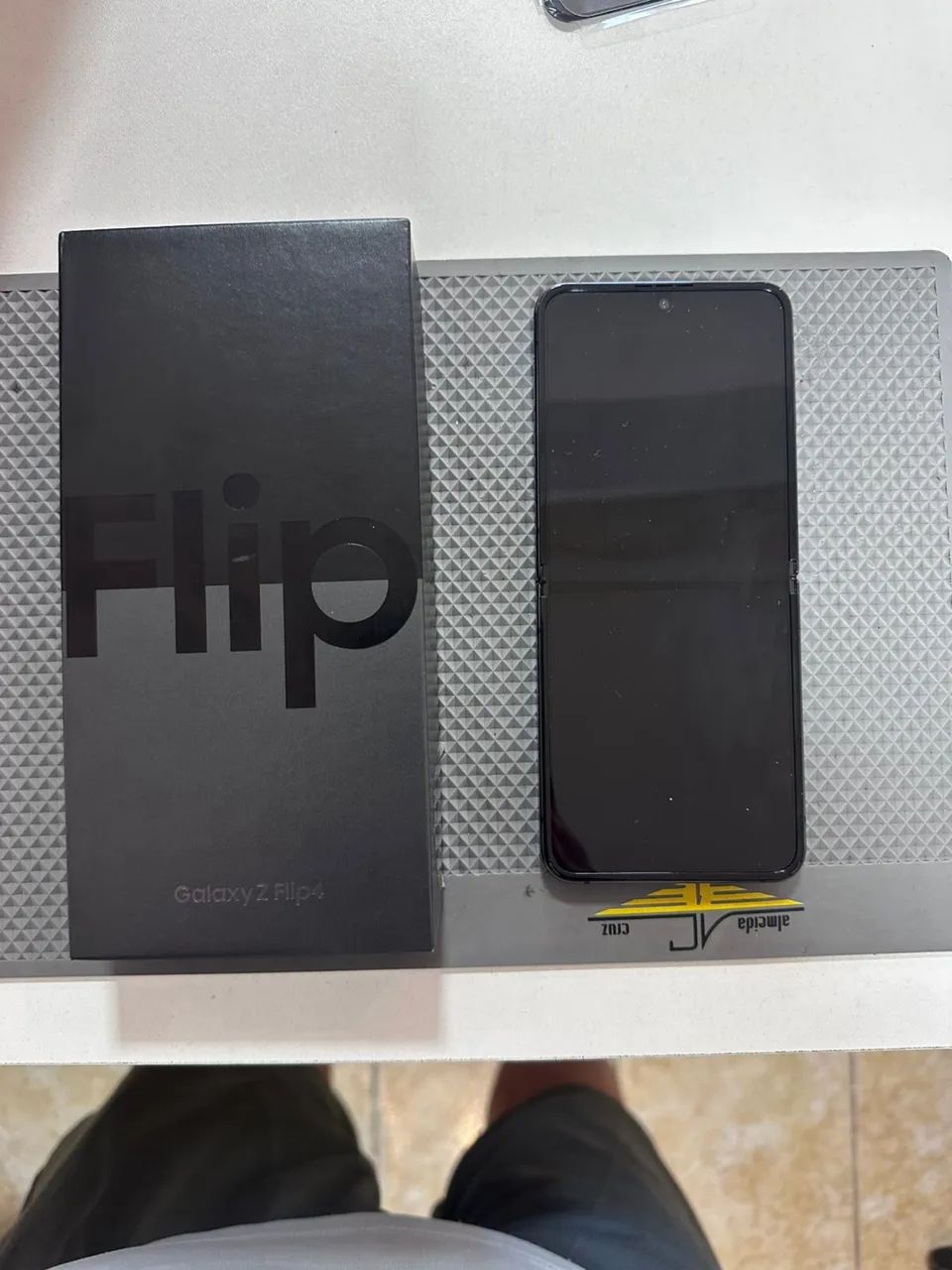 Samsung Galaxy Z Flip 4 - Foto 4