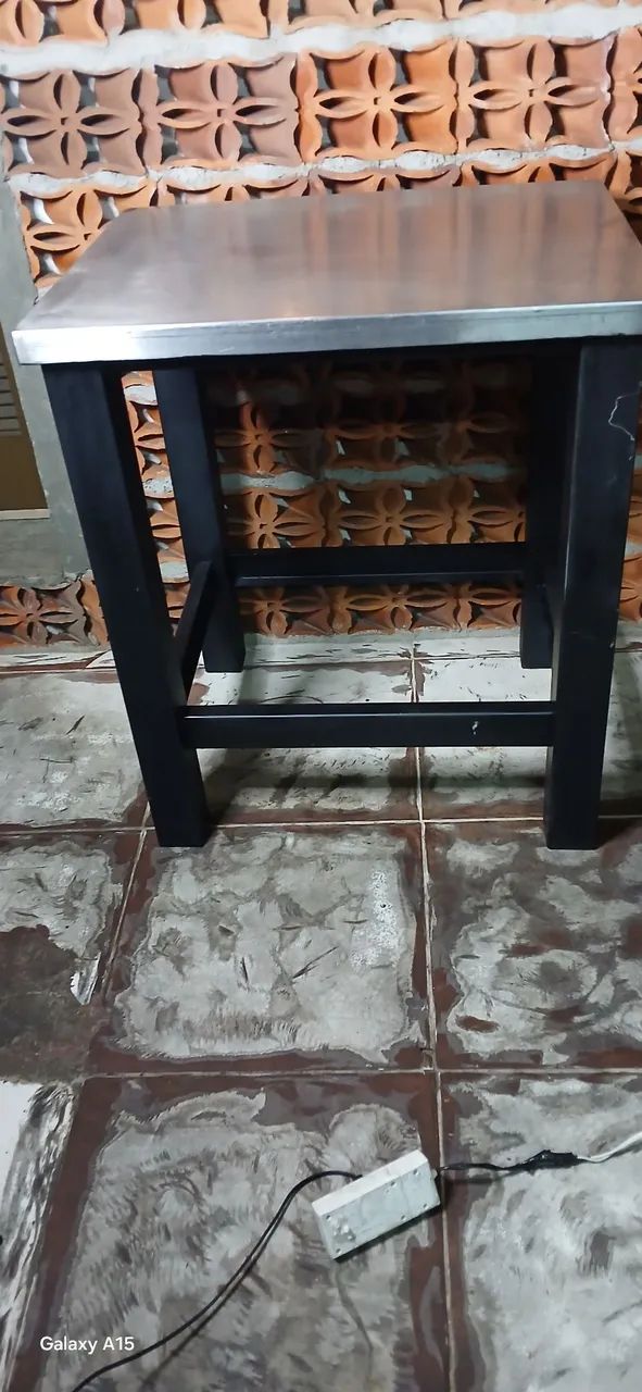 Mesa inox com pé de ferro  - Foto 4