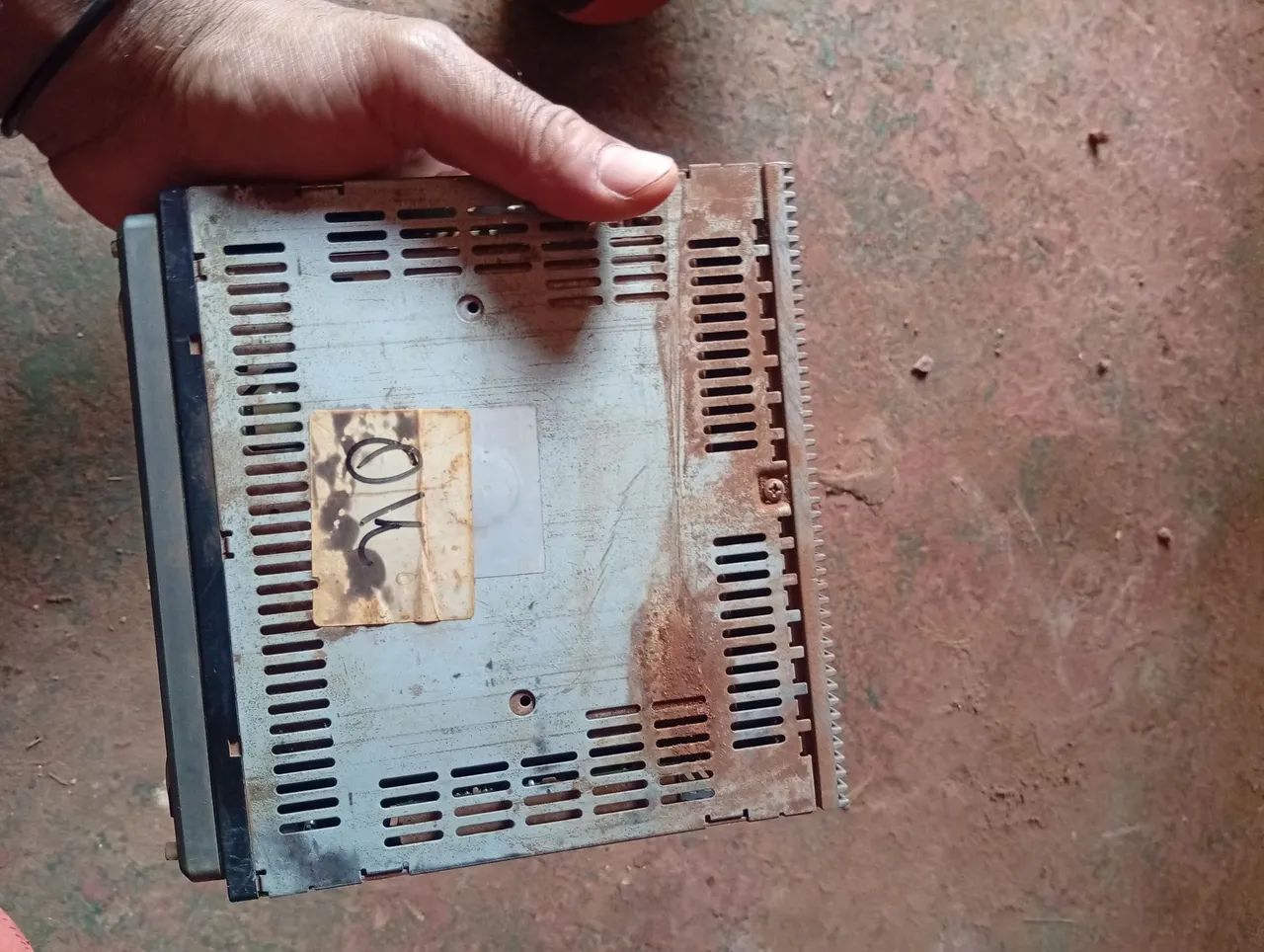 Toca cd e contém entrada pra cabo auxiliar  - Foto 4