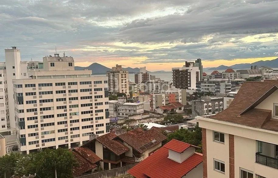 Duplex de 124m² com 3 suítes em Coqueiros - Foto 4
