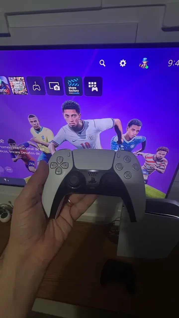 Playstation 5 com Leitor e 2 controles DualShock - Foto 3