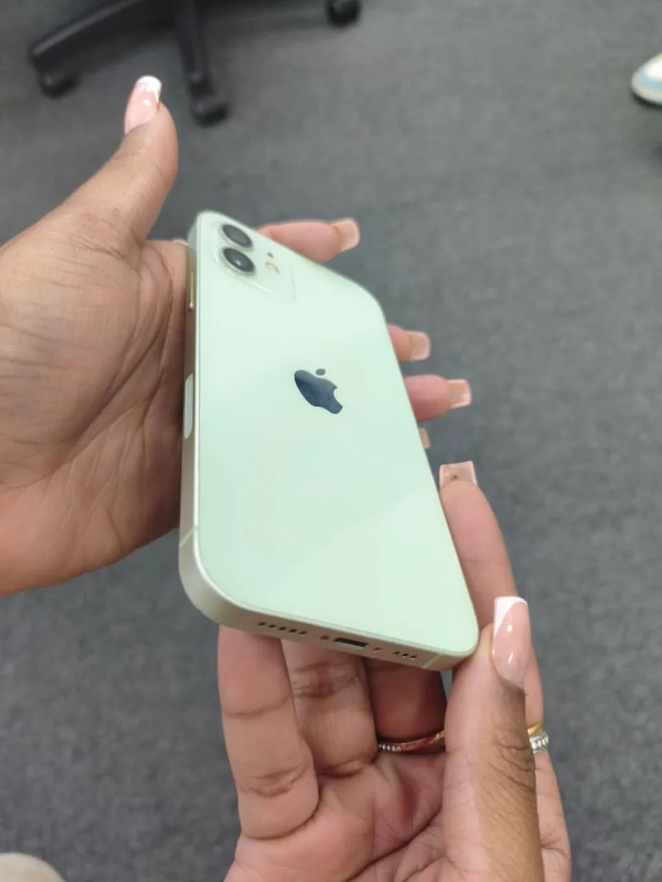 iPhone 12 / 126 gb - Foto 3