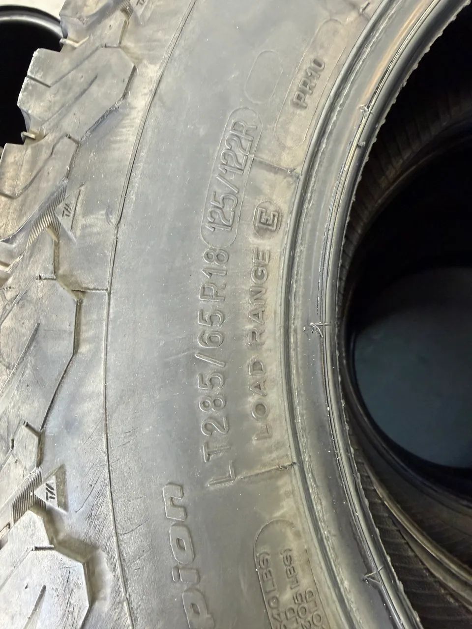 Excelente Pneus BF 285/65-18R - Foto 2