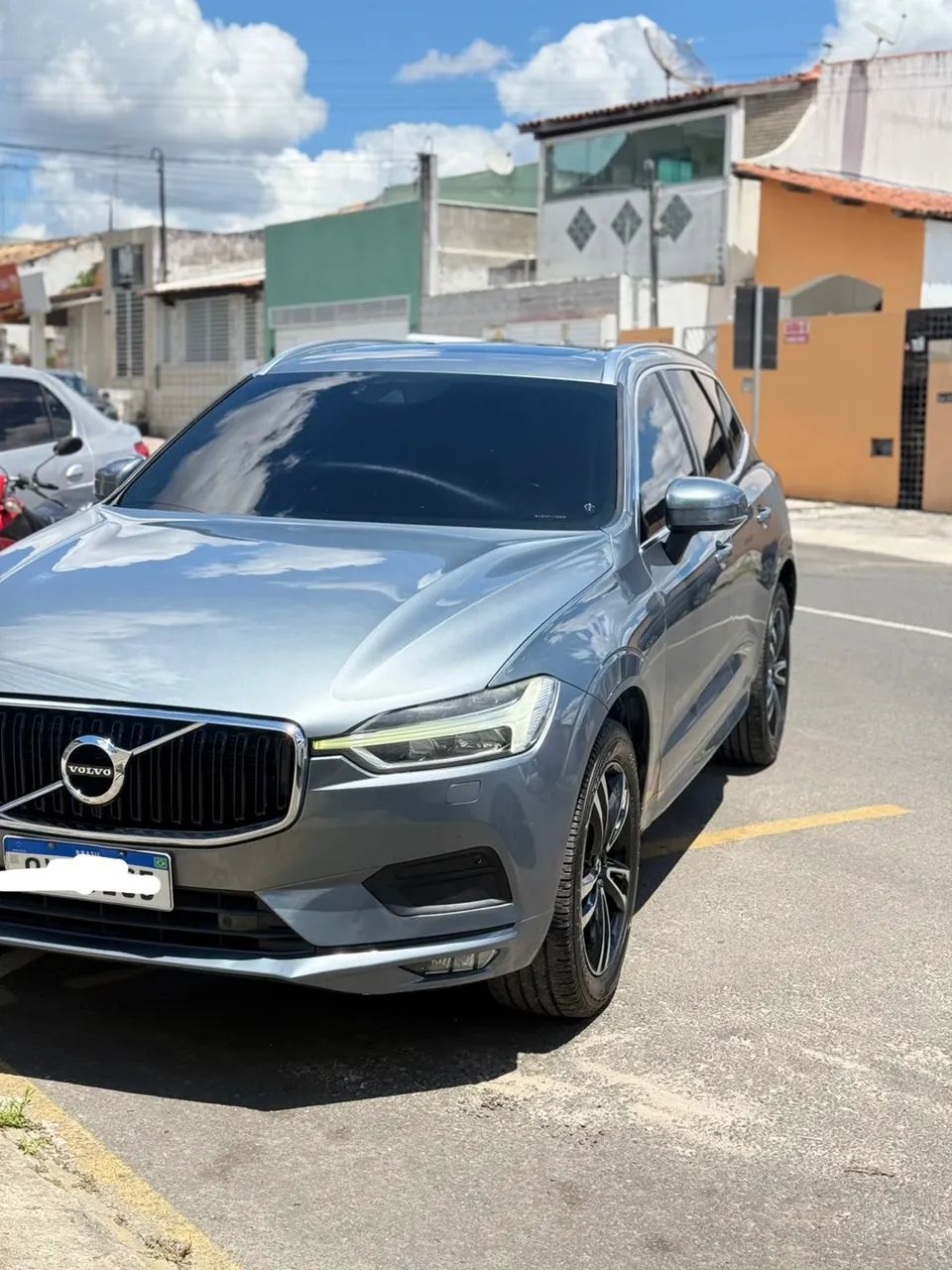Volvo Xc60 XC 60 D-5 MOMENTUM 2.0 AWD Diesel 5p 2020