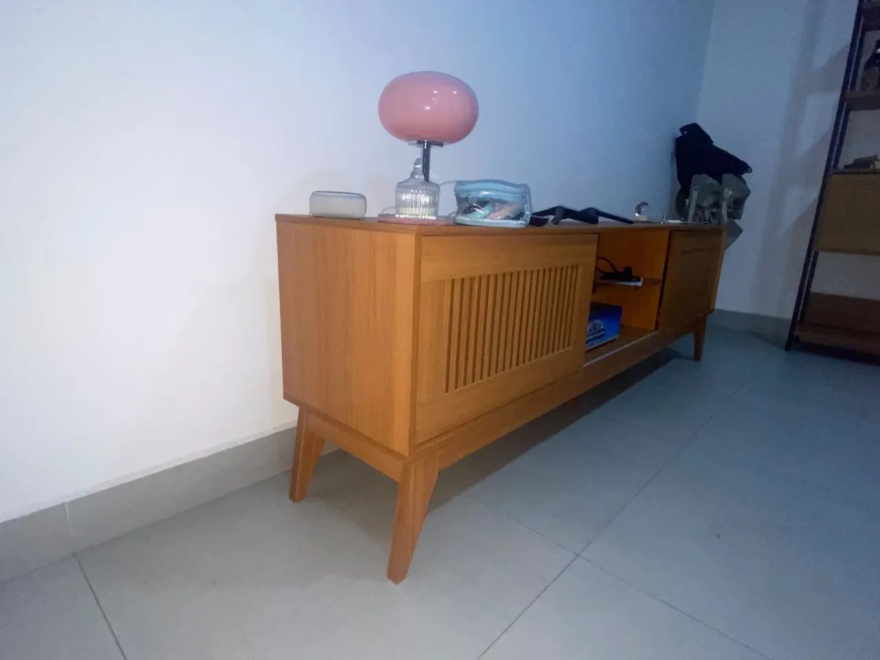 Rack Bancada P/ Tv Até 65 Ripado Impressão 3d Cedro  - Foto 2
