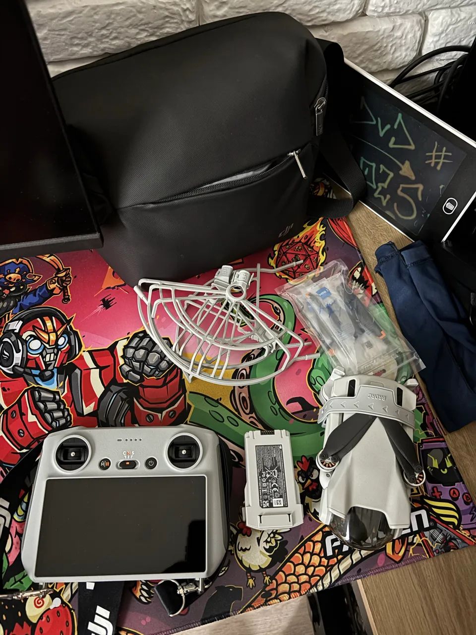 Drone DJI Mini 3 controle com tela