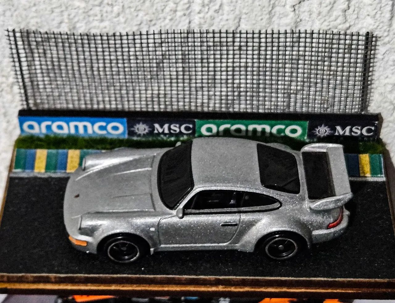 Hotwheels porshe velozes e furiosos premium  - Foto 3