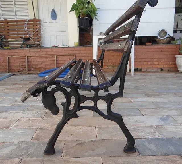 Banco de jardim antigo - Foto 2