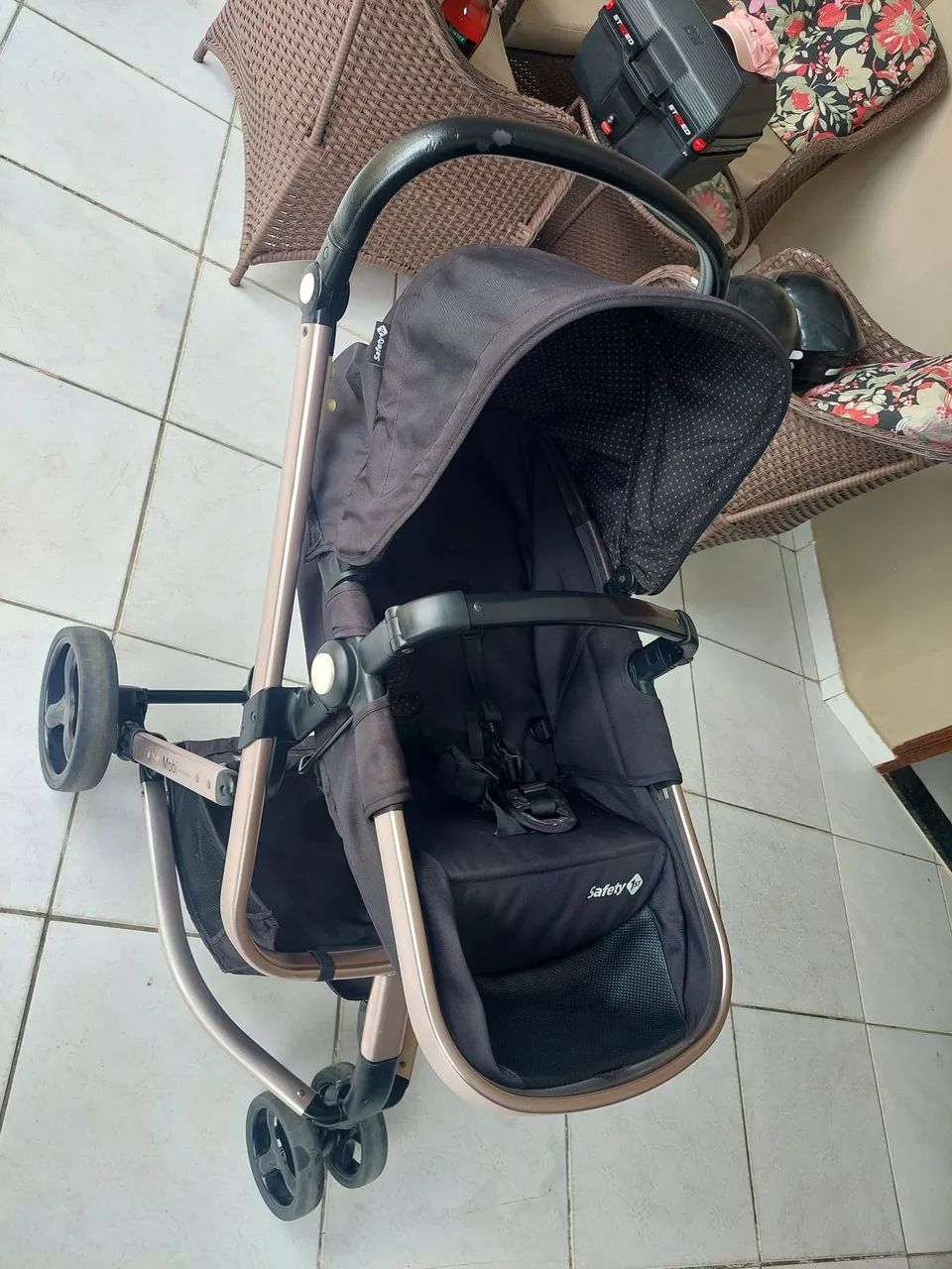 Carrinho de bebê safety mobi - Foto 2