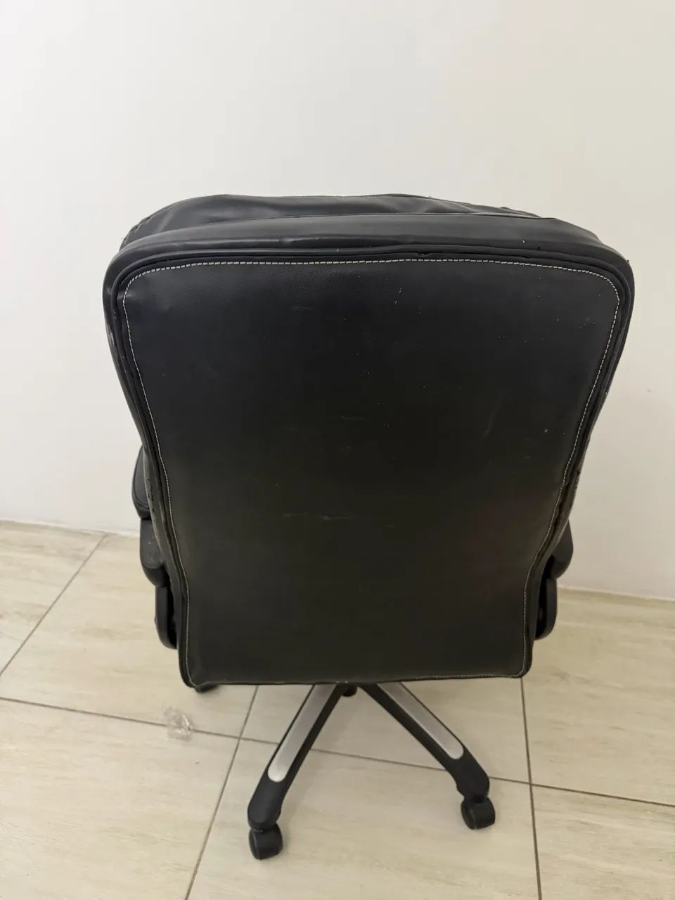 Cadeira de escritório - Presidente - cadeira giratória - Foto 4