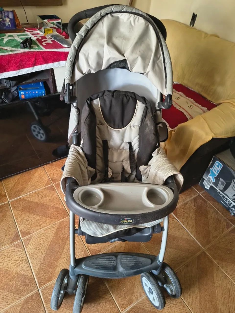 Carrinho de bebê Chicco com bebê conforto  - Foto 2