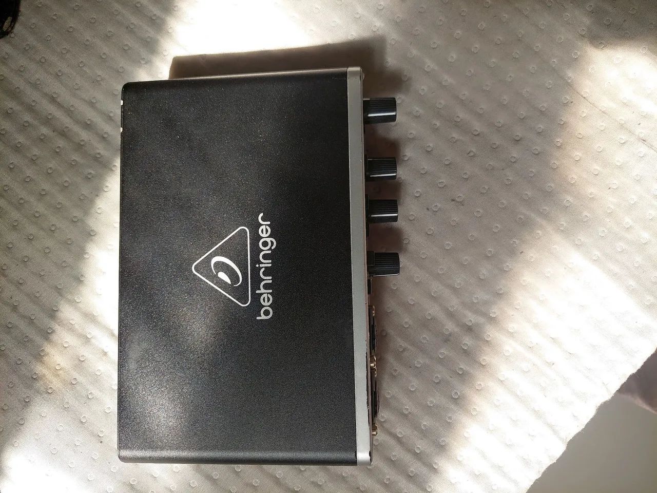 interfece de áudio Behringer U-Phoria - Foto 5