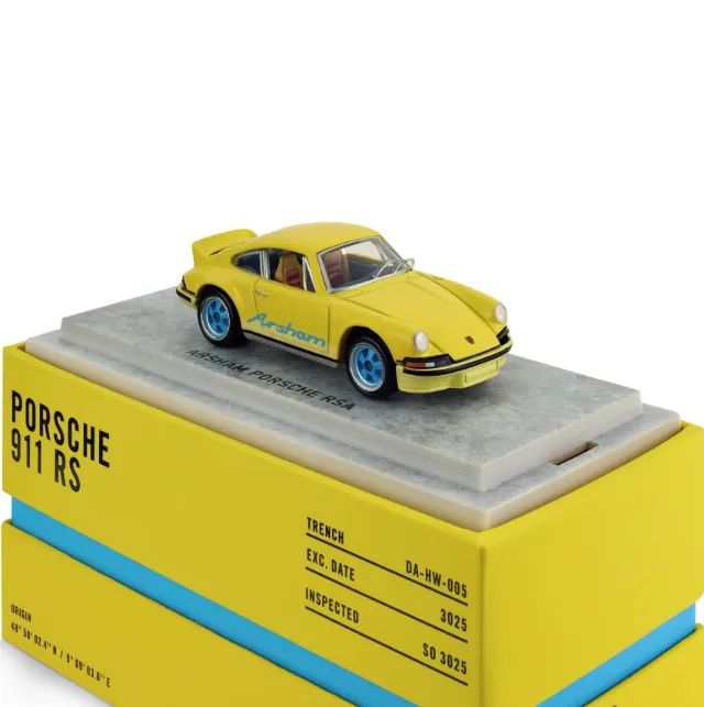 ミニカー Hot Wheels x Daniel Arsham Lap 3 Hot Wheels & Daniel Arsham - Lap 3 - YouTube