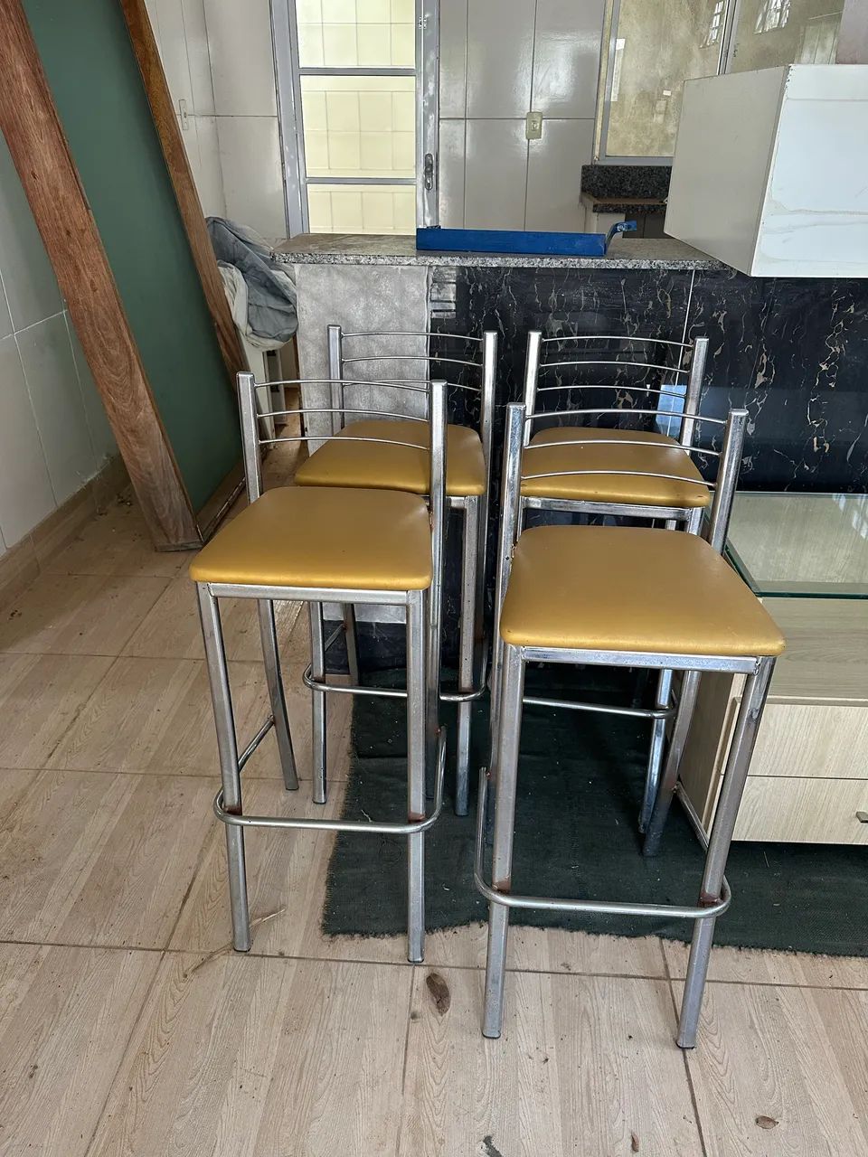 Banquetas e criados