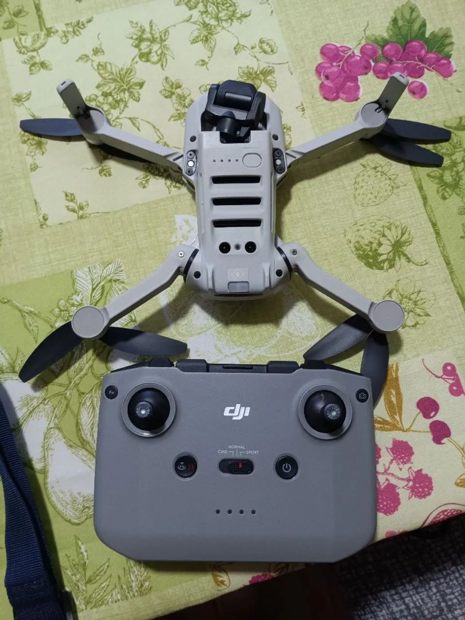 Drone DJI mini3 novo usado duas vezes.