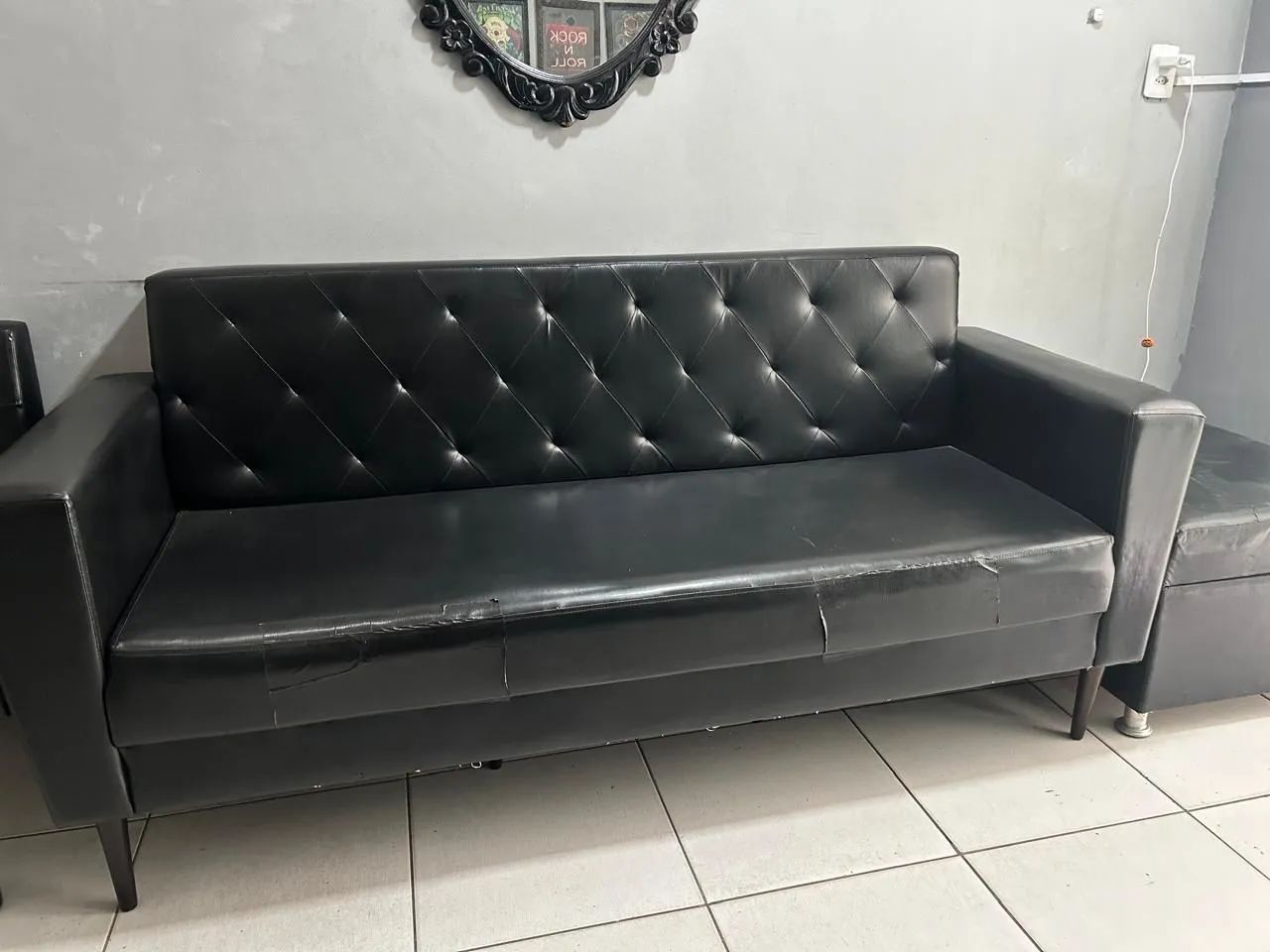 Sofá courino 2m (3lugares)