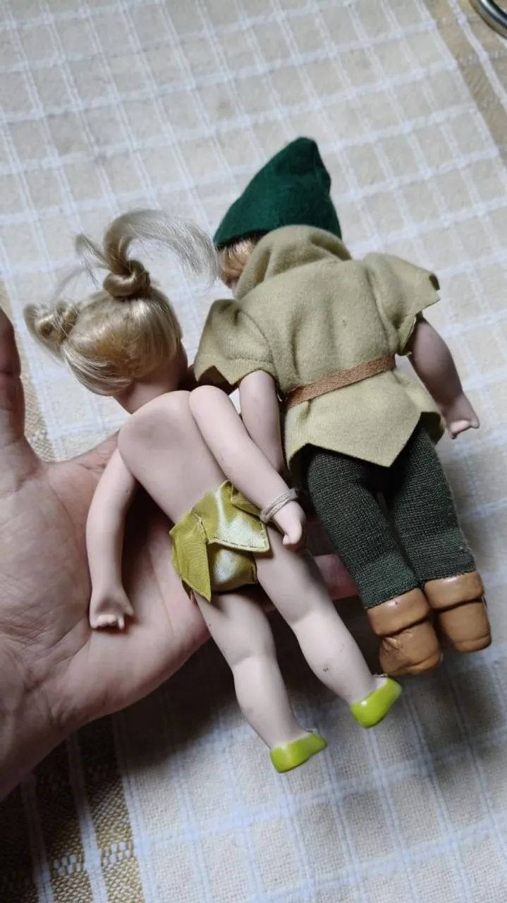 Bonecos de porcelana Peter pan e cininho - Foto 4