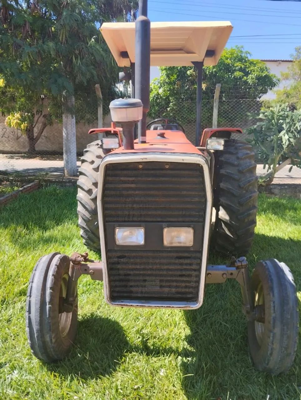 Trator MF 275-94 Três alavancas original - Foto 5