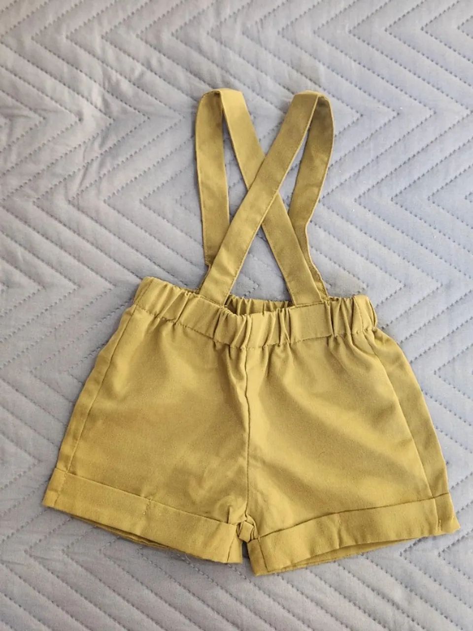 conjunto body de dinossauro e short com suspensório - Foto 4