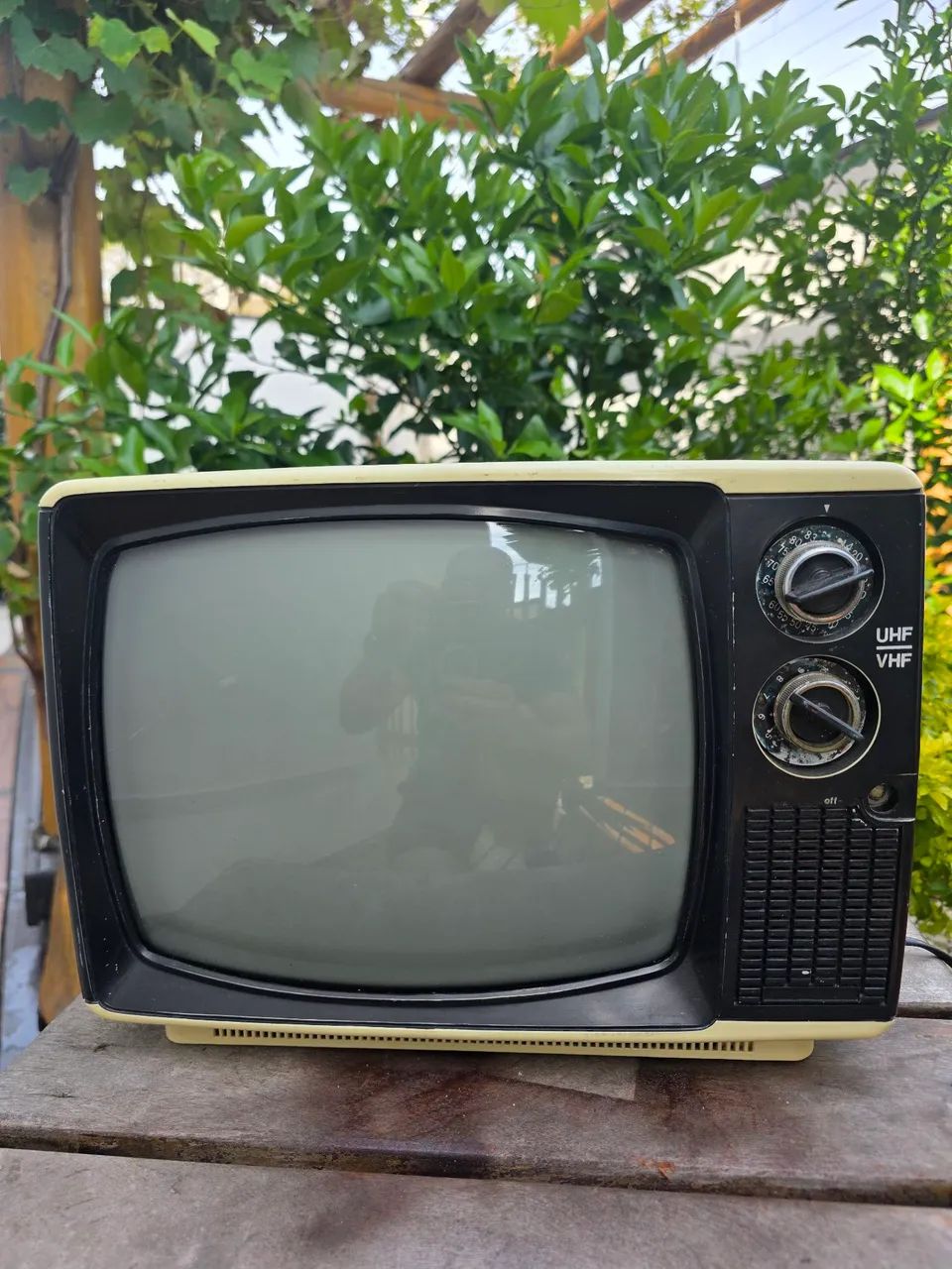 TV antiga tubular