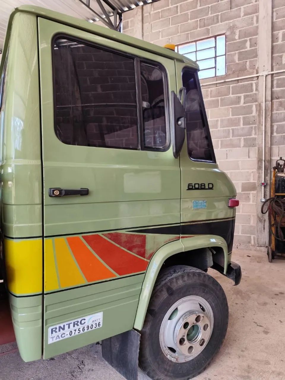 Caminhão 608 D - Foto 3