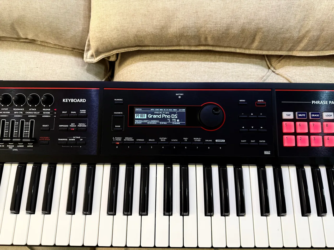 Novation Launchkey 25 MK2 - Instrumentos musicais - Itaipu