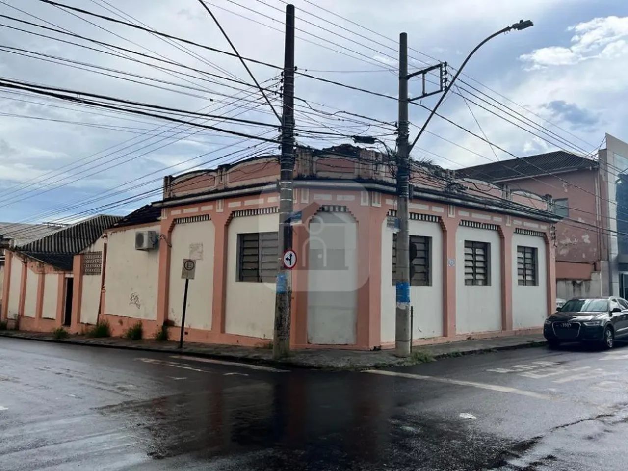 Casa Comercial à venda na Região Central