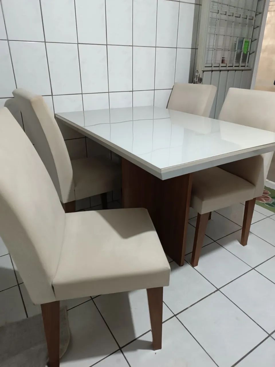 Mesa 4 cadeiras - Tampo de Vidro - Foto 2