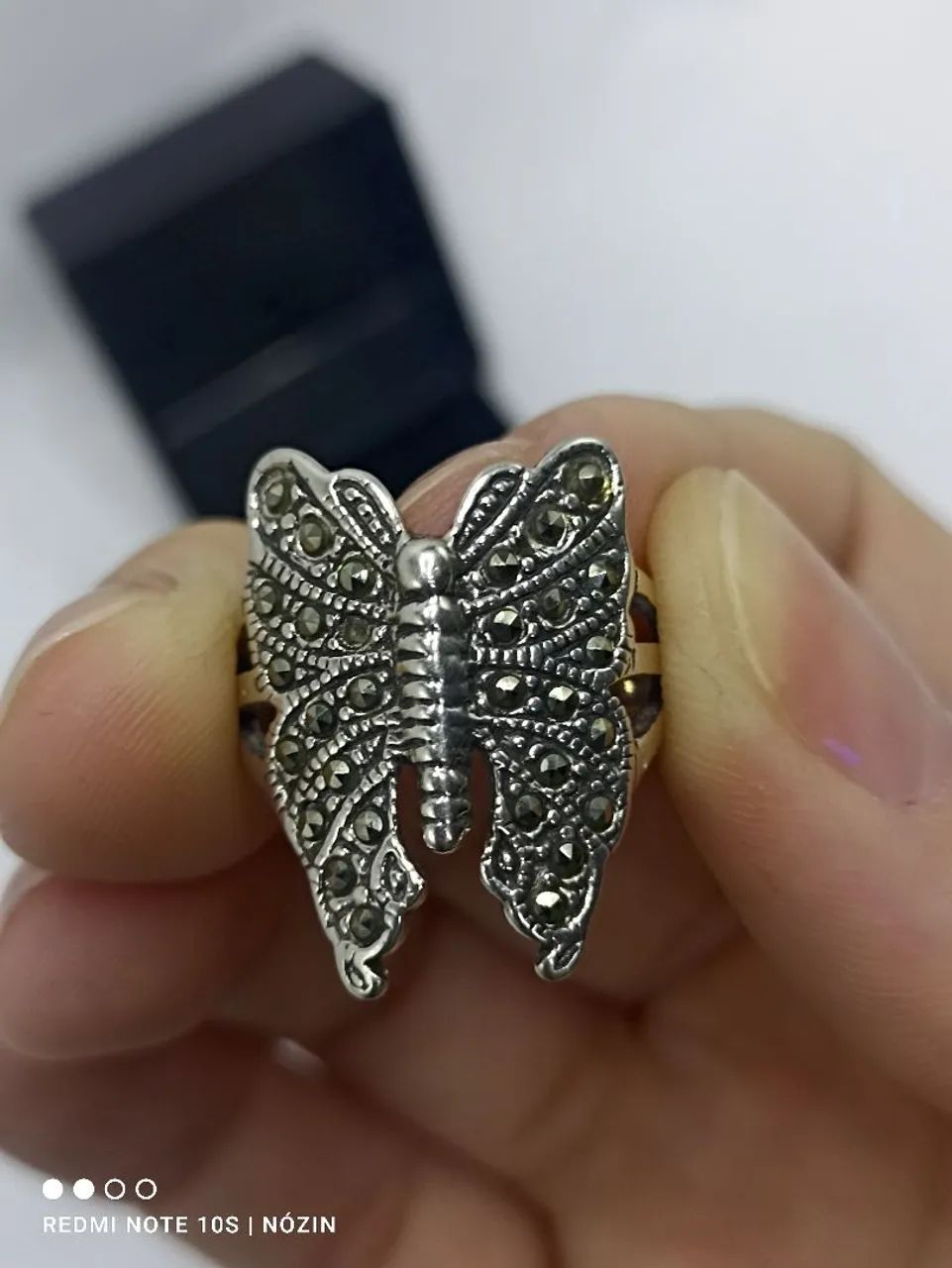 Anel de prata em formato de borboleta com marcassitas. - Foto 2