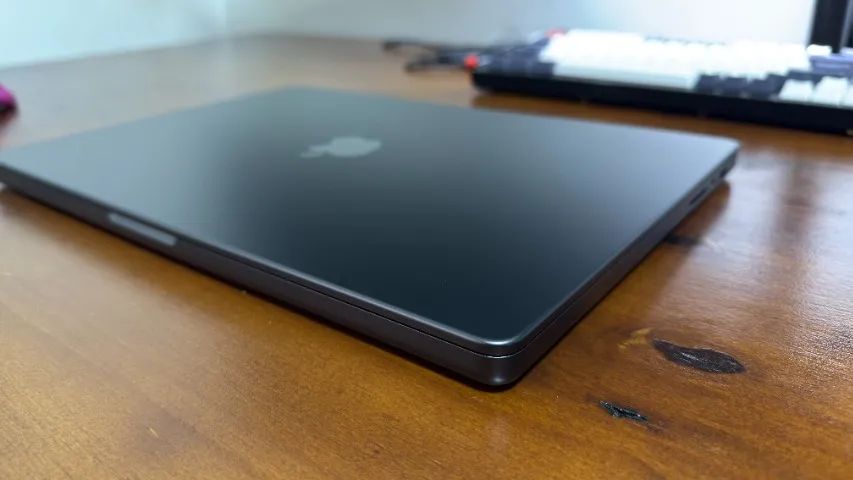 Macbook Pro M4 16" 24GB 512GB - Foto 3