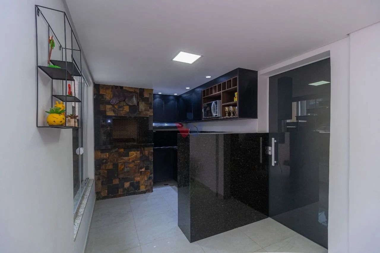 Sobrado Tríplex à Venda no Uberaba com Piscina e Área Gourmet - Foto 5