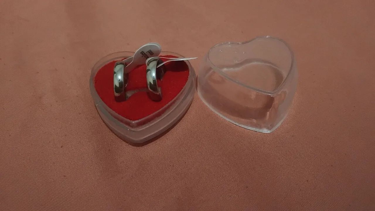 Alianças de aço inoxidável 