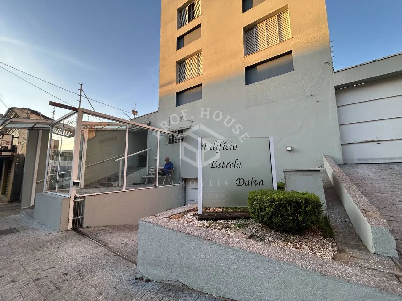 Apartamento à venda no Edifício Estrela Dalva no Centro de Limeira-SP
