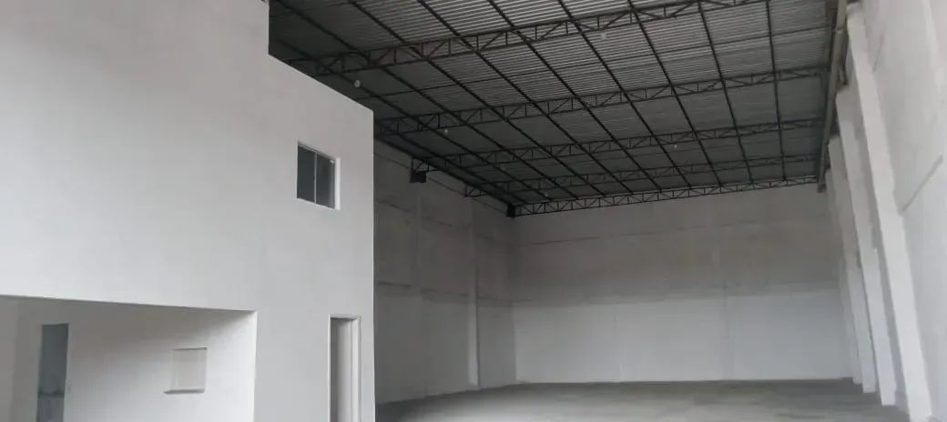 GALPÃO P/ LOCAÇÃO  MEDINDO  550 m2 P/ LOCAÇÃO EM VIA PRINCIPAL PRÓX. A GARAGEM DA EUCATUR!