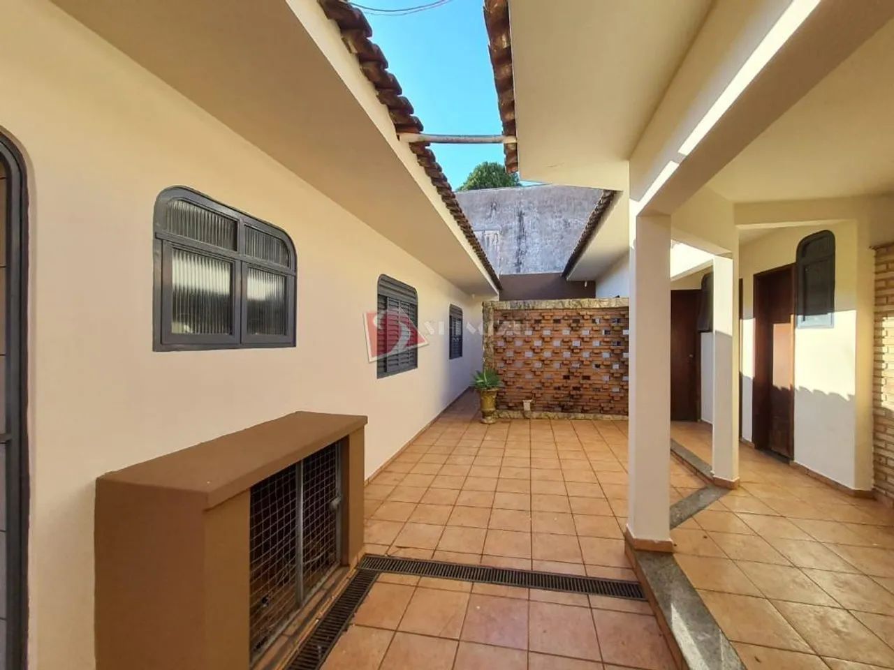 Casa para alugar em Maringá, Cidade Jardim, com 3 quartos, com 193 m² - Foto 4