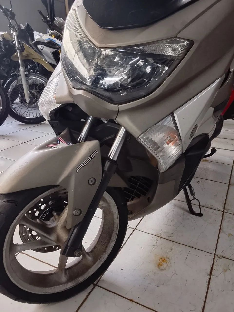YAMAHA NMAX - Foto 3