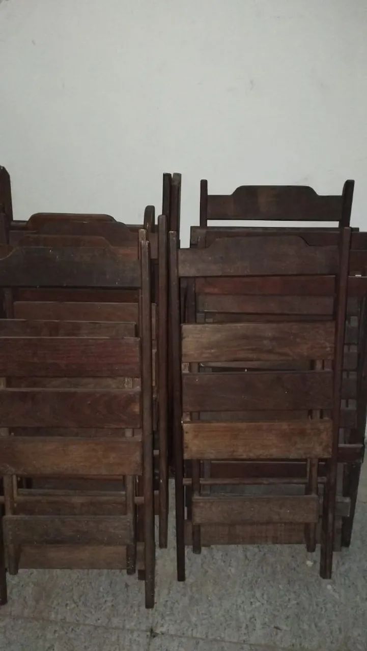 2 CONJUNTOS DE MESA DE MADEIRA.