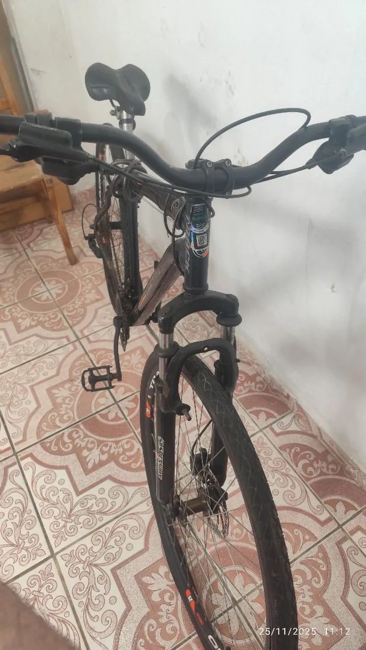Bicicleta aro 29 Black track - Foto 3
