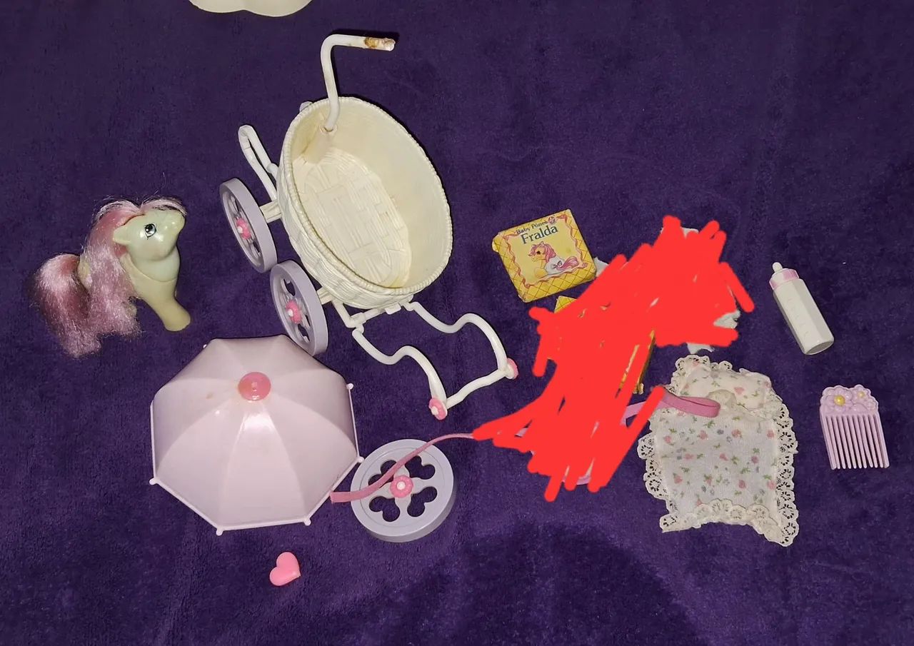 Bebê  ponei e acessórios 