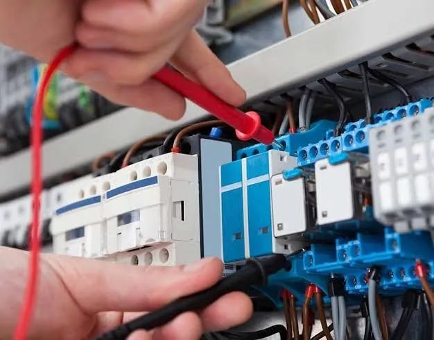 SOLUÇÕES ELÉTRICAS & SERRALHERIA - Foto 3