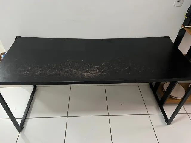Mesa preta de escritório