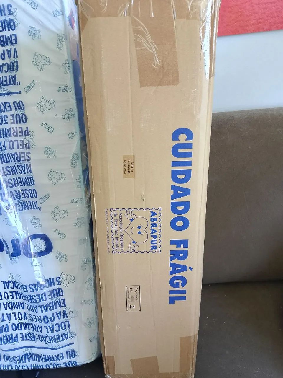 Berço e colchão novos 