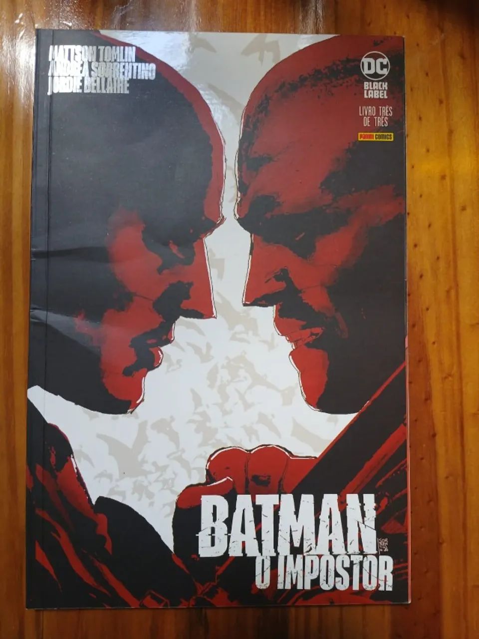 Kit com 7 HQs do Batman - vários títulos - Foto 4