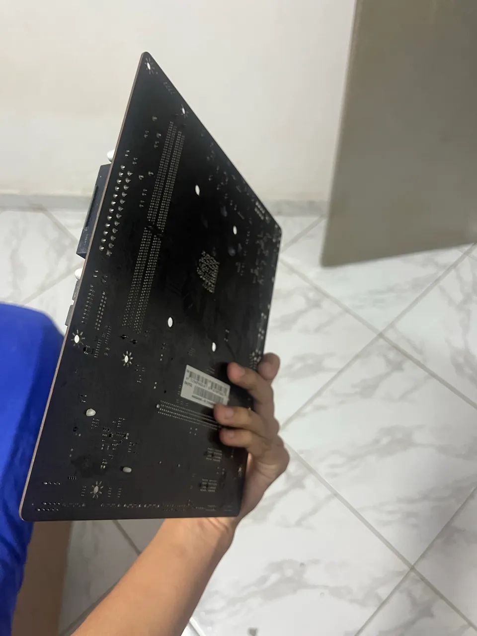 Placa-Mãe Gigabyte A520M K V2 AM4 (Com Defeito / Entrou Água) - Foto 3