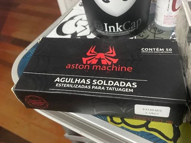 equipamento de tatuagem ótimo para quem está começando contendo duas maquinas  - Foto 3